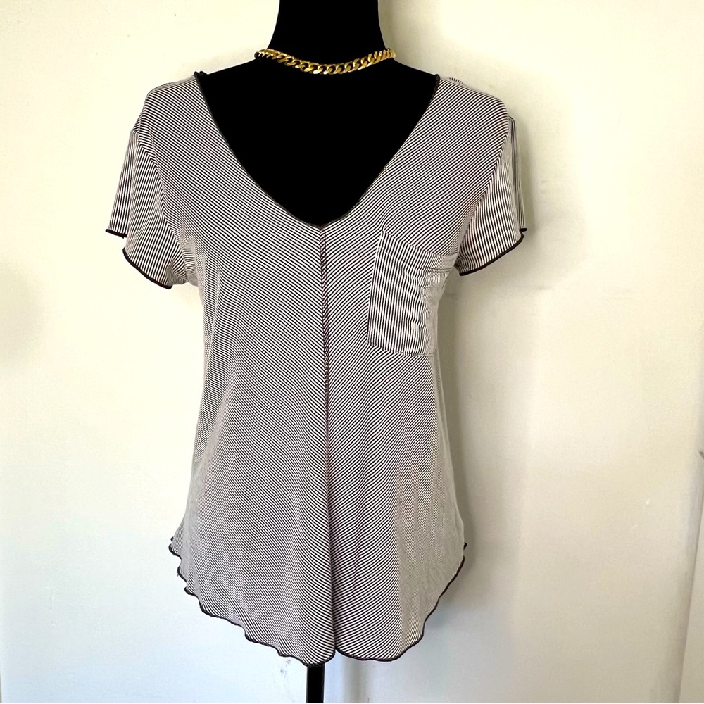 Urban Romantics Black White Striped V-Neck Lettuce Hem Tee Small